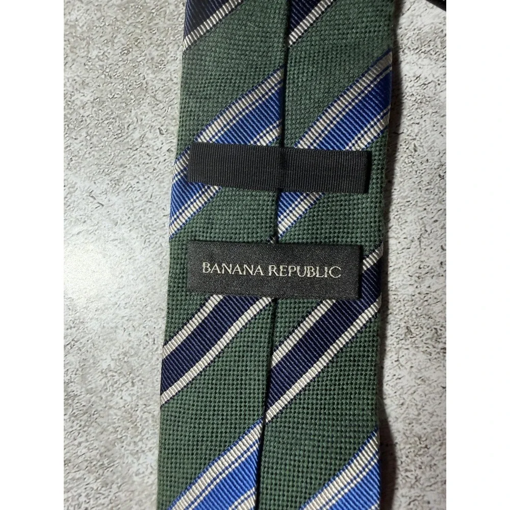 Banana Republic Silk Blend Tie Mens OS Green Striped Pointed Skinny Necktie